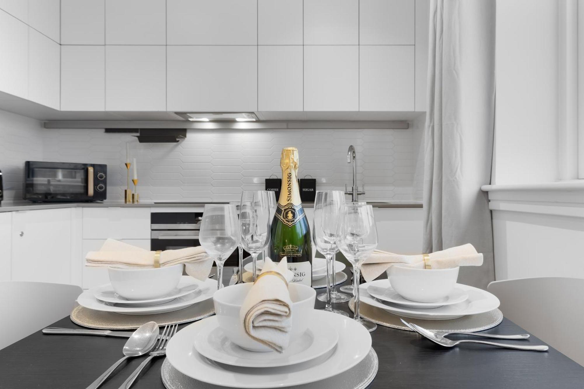 Stylish Retreats On Olympic Way Apartment London Ngoại thất bức ảnh